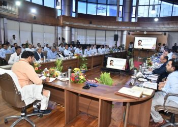 कोल मंत्री पहुंचे सीआईएल मुख्यालय, किया समीक्षात्मक बैठक