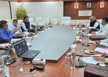 सरप्लस क्वार्टर सब कमेटी की बैठक में…
