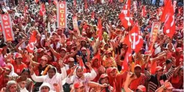 निगाहें कल की हड़ताल पर